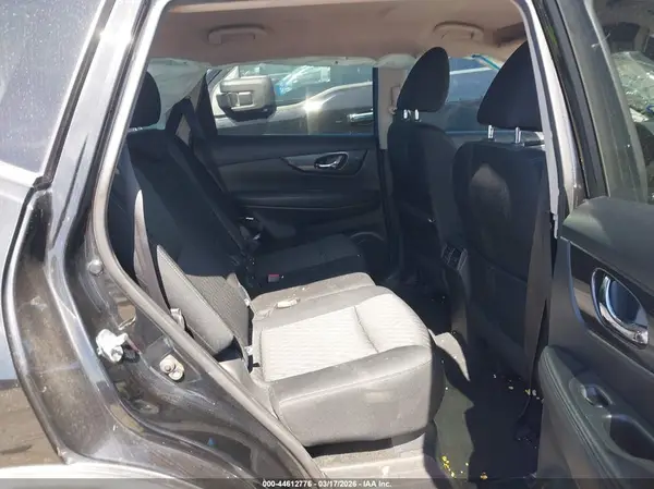 KNMAT2MT7HP539262 2017 NISSAN ROGUE - Image 8
