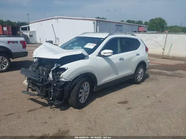 KNMAT2MT7HP540038 2017 NISSAN ROGUE - Image 2