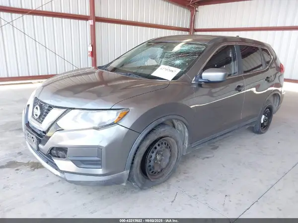 KNMAT2MT7HP546809 2017 NISSAN ROGUE - Image 2