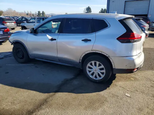 KNMAT2MT7HP549564 2017 NISSAN ROGUE - Image 2