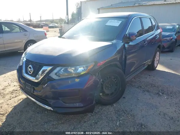 KNMAT2MT7HP550200 2017 NISSAN ROGUE - Image 2