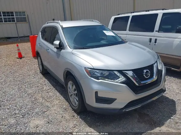 KNMAT2MT7HP554571 2017 NISSAN ROGUE - Image 1