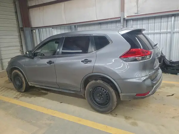 KNMAT2MT7HP556031 2017 NISSAN ROGUE - Image 2