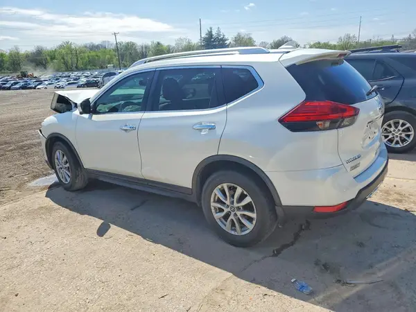 KNMAT2MT7HP556790 2017 NISSAN ROGUE - Image 2