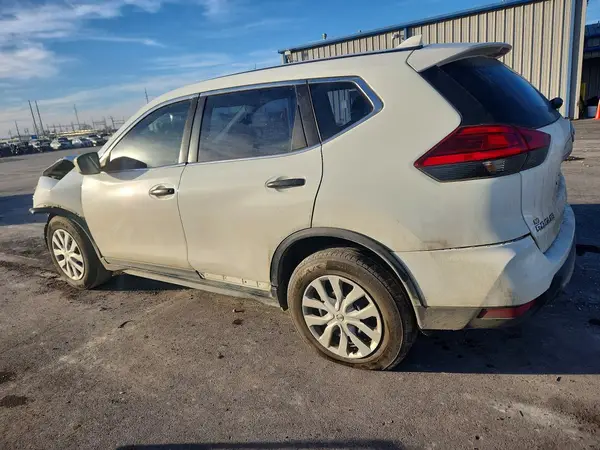 KNMAT2MT7HP562976 2017 NISSAN ROGUE - Image 2