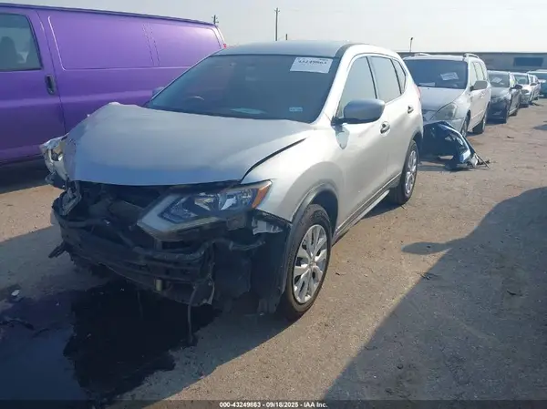 KNMAT2MT7HP568180 2017 NISSAN ROGUE - Image 2