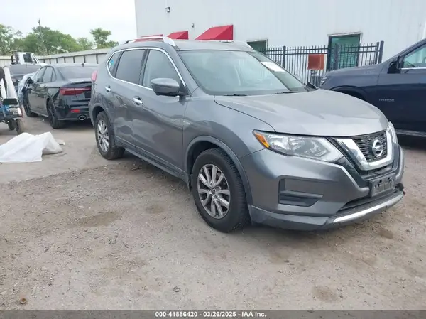 KNMAT2MT7HP568339 2017 NISSAN ROGUE - Image 1
