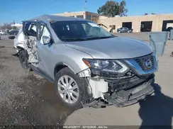 KNMAT2MT7HP568955 2017 NISSAN ROGUE