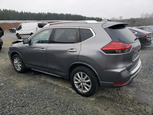 KNMAT2MT7HP570849 2017 NISSAN ROGUE - Image 2