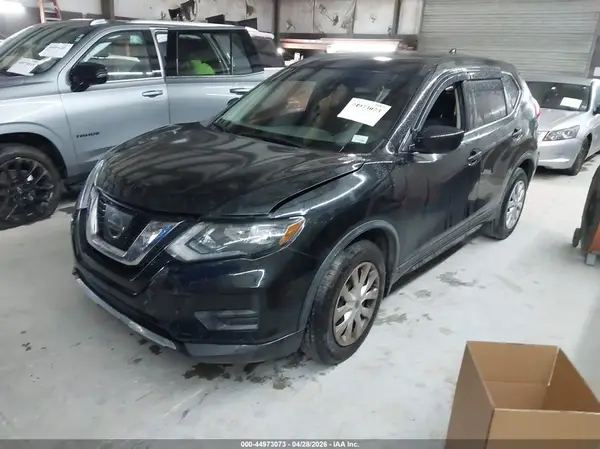 KNMAT2MT7HP572018 2017 NISSAN ROGUE - Image 2