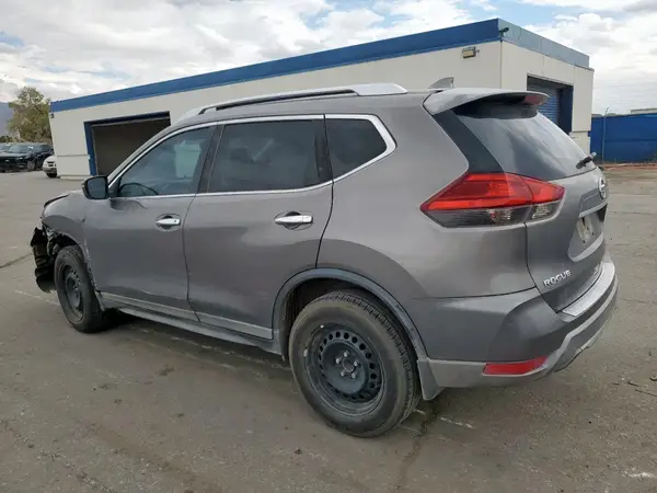 KNMAT2MT7HP573900 2017 NISSAN ROGUE - Image 2