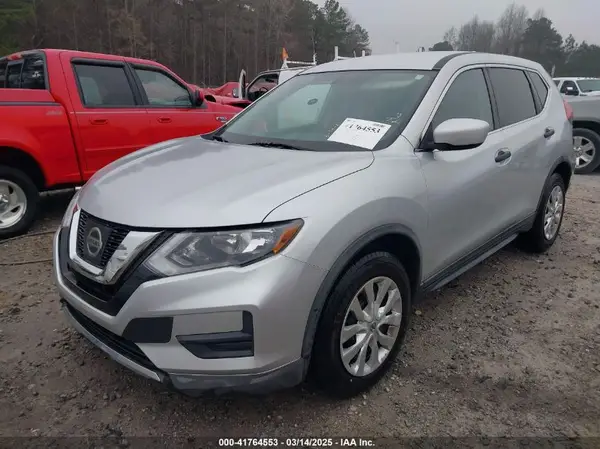 KNMAT2MT7HP575937 2017 NISSAN ROGUE - Image 2