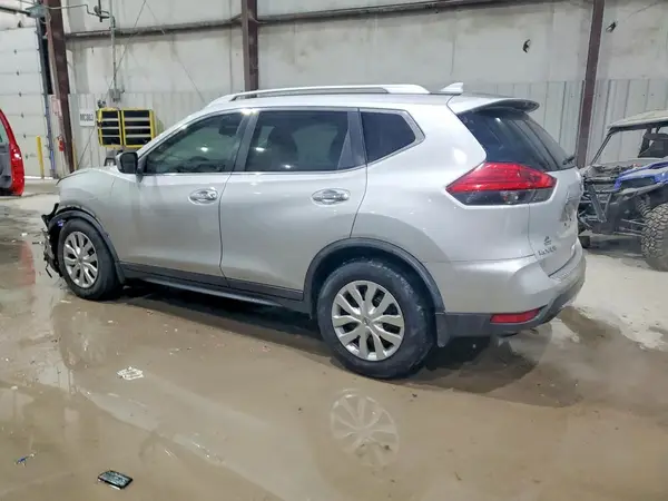 KNMAT2MT7HP579373 2017 NISSAN ROGUE - Image 2