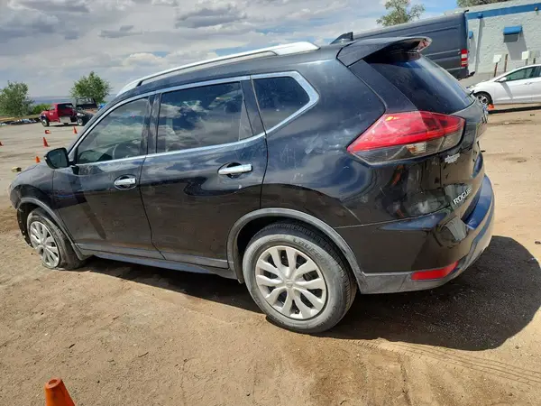 KNMAT2MT7HP580135 2017 NISSAN ROGUE - Image 2