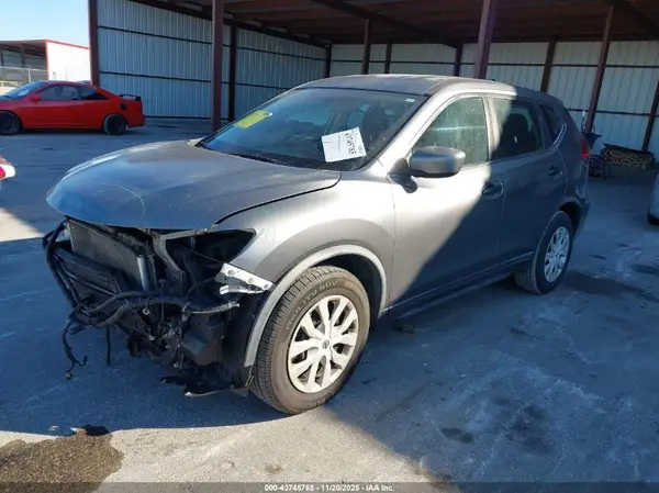 KNMAT2MT7HP587697 2017 NISSAN ROGUE - Image 2