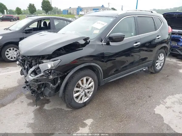 KNMAT2MT7HP589238 2017 NISSAN ROGUE - Image 2