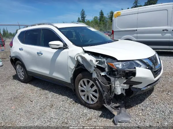 KNMAT2MT7HP597825 2017 NISSAN ROGUE - Image 1