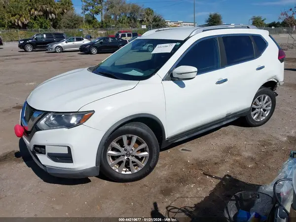 KNMAT2MT7HP598246 2017 NISSAN ROGUE - Image 2