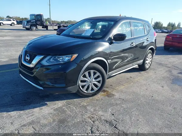 KNMAT2MT7HP602179 2017 NISSAN ROGUE - Image 2