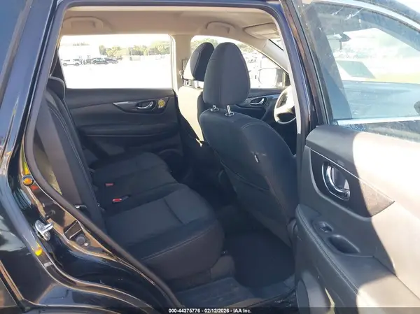 KNMAT2MT7HP602179 2017 NISSAN ROGUE - Image 8