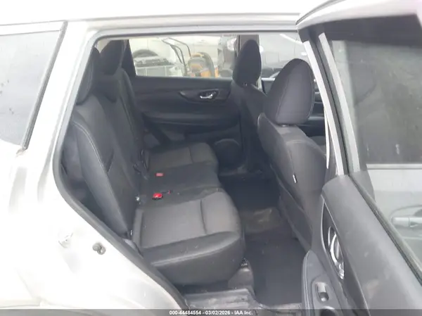 KNMAT2MT7HP603705 2017 NISSAN ROGUE - Image 8