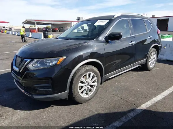 KNMAT2MT7HP604143 2017 NISSAN ROGUE - Image 2