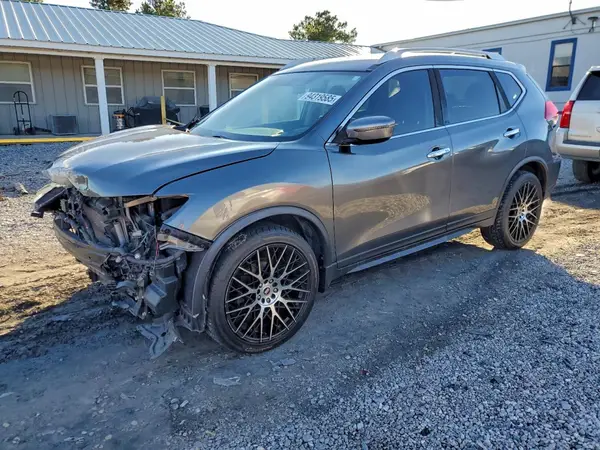 KNMAT2MT7HP606555 2017 NISSAN ROGUE - Image 1