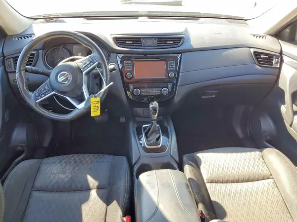KNMAT2MT7HP607592 2017 NISSAN ROGUE - Image 8