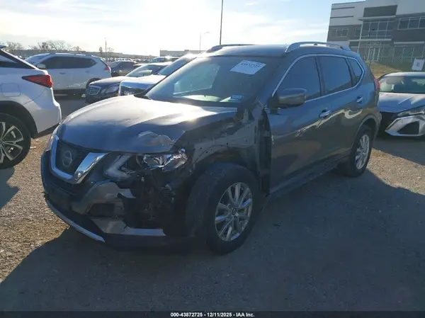KNMAT2MT7HP609777 2017 NISSAN ROGUE - Image 2