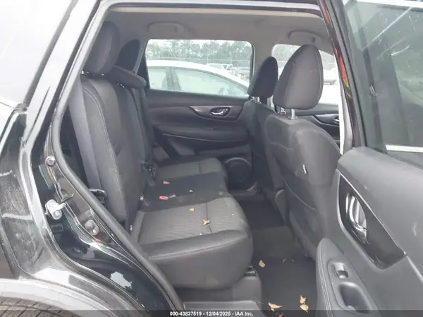 KNMAT2MT7HP613716 2017 NISSAN ROGUE - Image 8