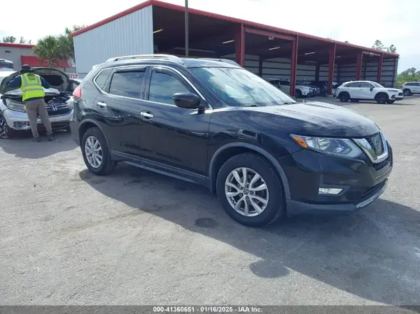 KNMAT2MT7HP617085 2017 NISSAN ROGUE - Image 1