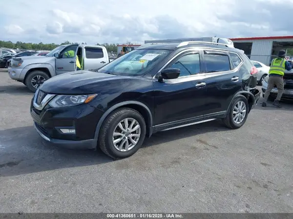 KNMAT2MT7HP617085 2017 NISSAN ROGUE - Image 2
