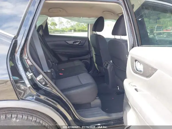 KNMAT2MT7HP617085 2017 NISSAN ROGUE - Image 8