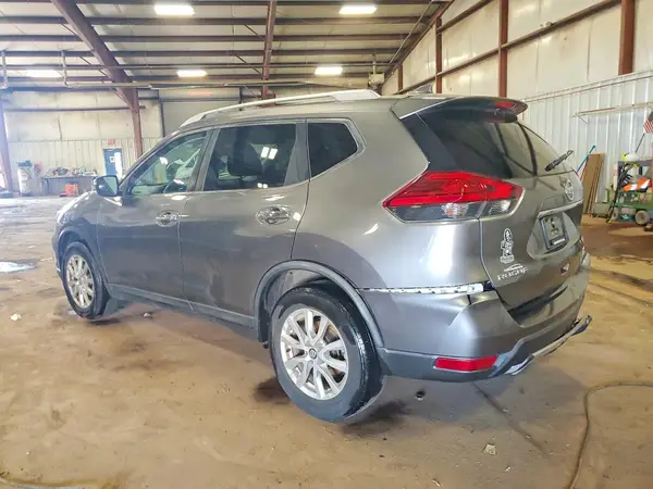 KNMAT2MT7HP617605 2017 NISSAN ROGUE - Image 2