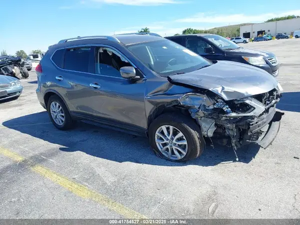 KNMAT2MT7HP617801 2017 NISSAN ROGUE - Image 1