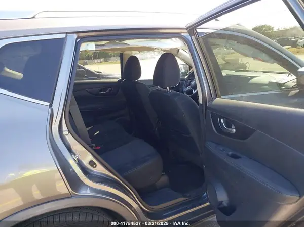KNMAT2MT7HP617801 2017 NISSAN ROGUE - Image 8