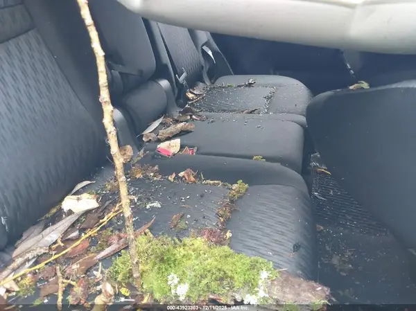 KNMAT2MT7HP618107 2017 NISSAN ROGUE - Image 8