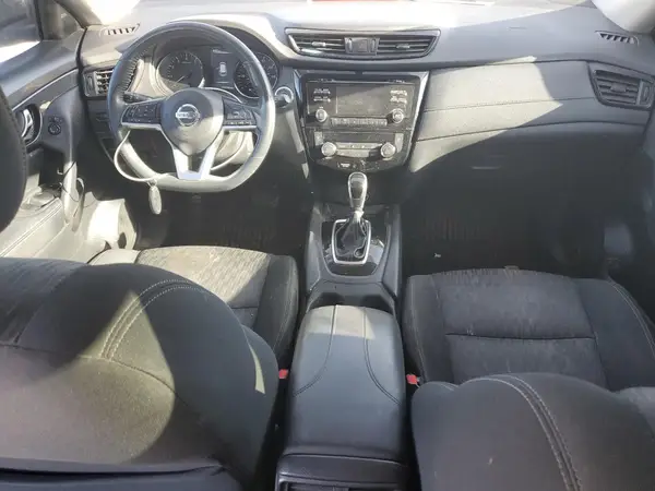 KNMAT2MT7HP618821 2017 NISSAN ROGUE - Image 8