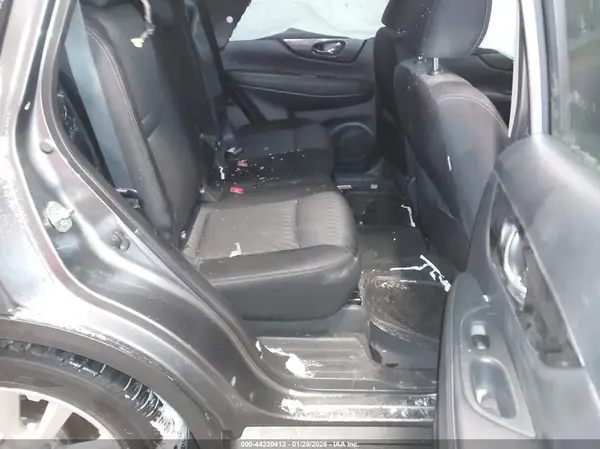 KNMAT2MT7JP503691 2018 NISSAN ROGUE - Image 8