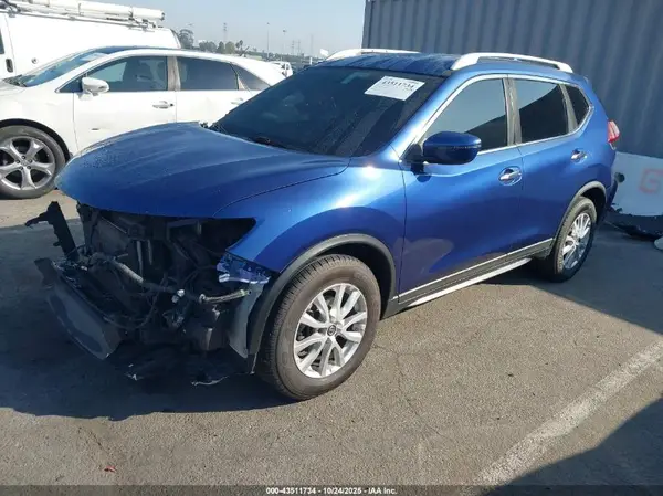 KNMAT2MT7JP508812 2018 NISSAN ROGUE - Image 2