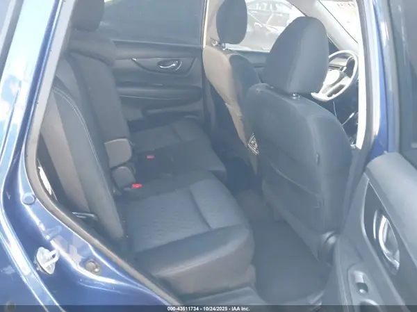 KNMAT2MT7JP508812 2018 NISSAN ROGUE - Image 8