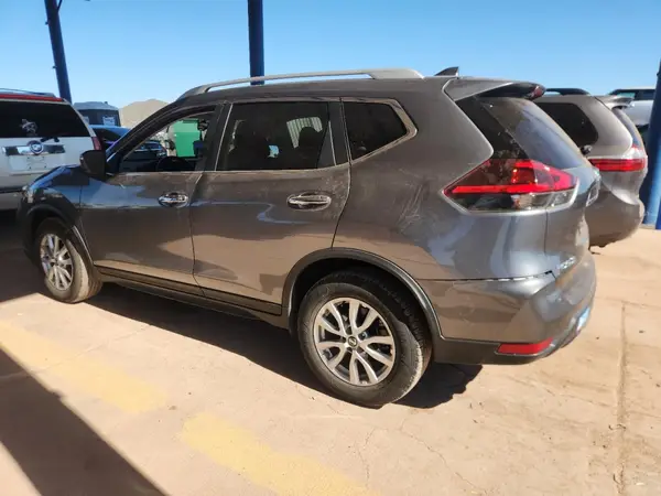 KNMAT2MT7JP511788 2018 NISSAN ROGUE - Image 2