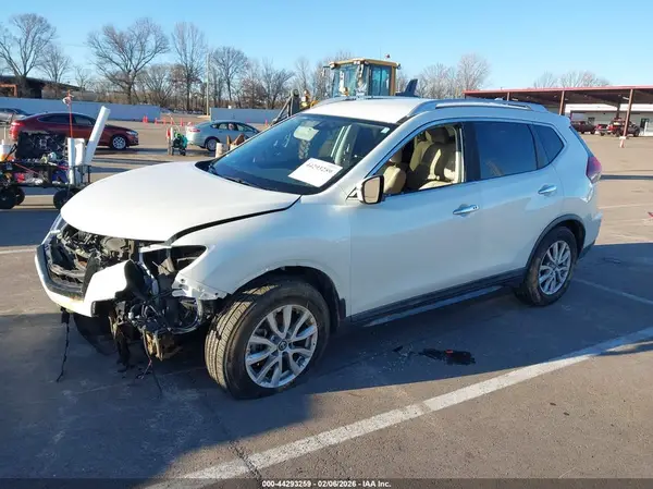 KNMAT2MT7JP512990 2018 NISSAN ROGUE - Image 2