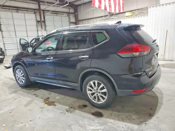 KNMAT2MT7JP520636 2018 NISSAN ROGUE - Image 2