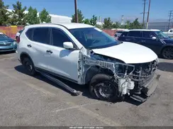 KNMAT2MT7JP521530 2018 NISSAN ROGUE