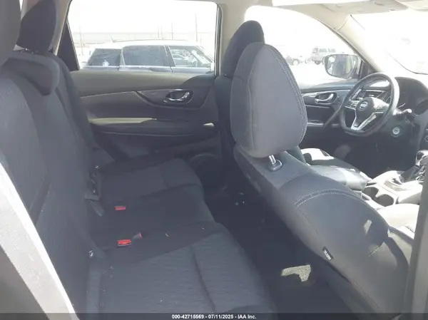 KNMAT2MT7JP521530 2018 NISSAN ROGUE - Image 8