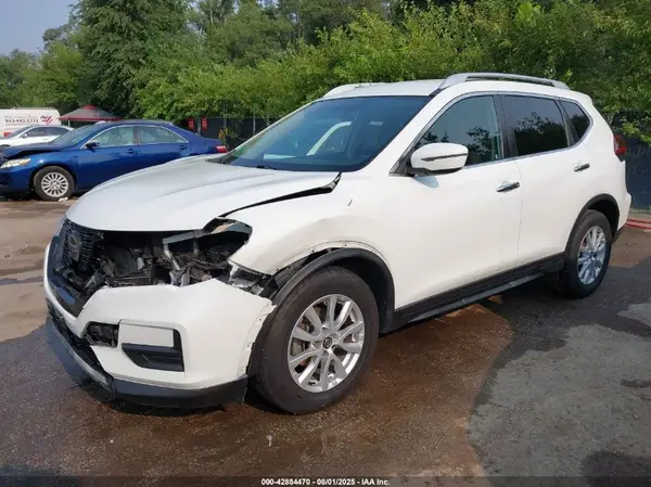 KNMAT2MT7JP523617 2018 NISSAN ROGUE - Image 2