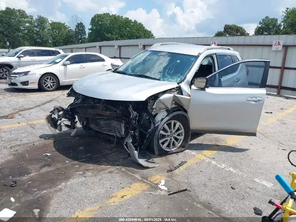 KNMAT2MT7JP524119 2018 NISSAN ROGUE - Image 2