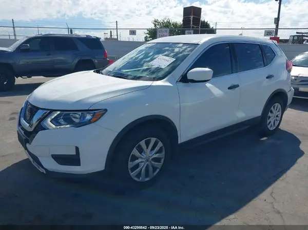 KNMAT2MT7JP529319 2018 NISSAN ROGUE - Image 2