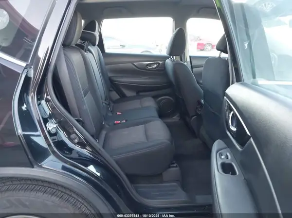 KNMAT2MT7JP533600 2018 NISSAN ROGUE - Image 8